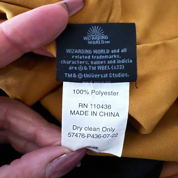 Harry Potter Hufflepuff Robe With Hood & Crest Size XS - Picture 9 of 9